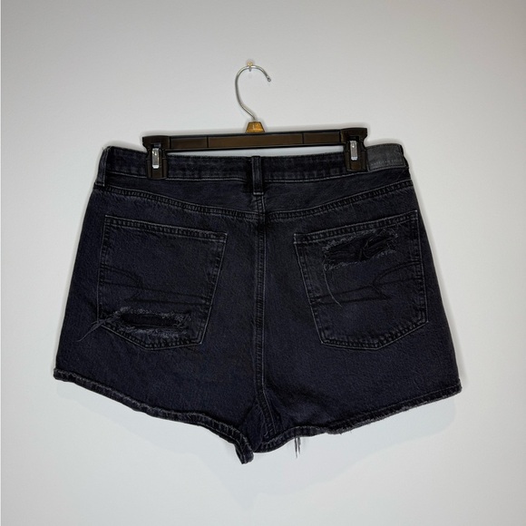 American Eagle Distressed Black Denim Shorts - Picture 4 of 7